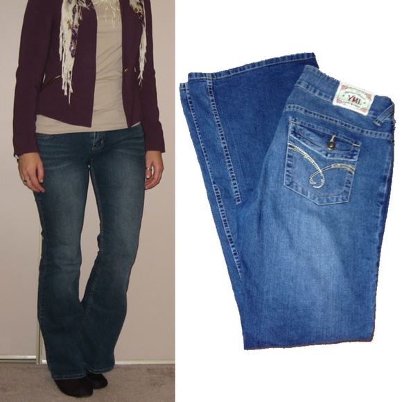 Medium wash flare jeans - Picture 5 of 10